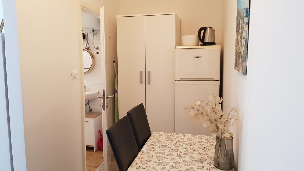 Apartman Lara Lägenhet Rijeka Exteriör bild