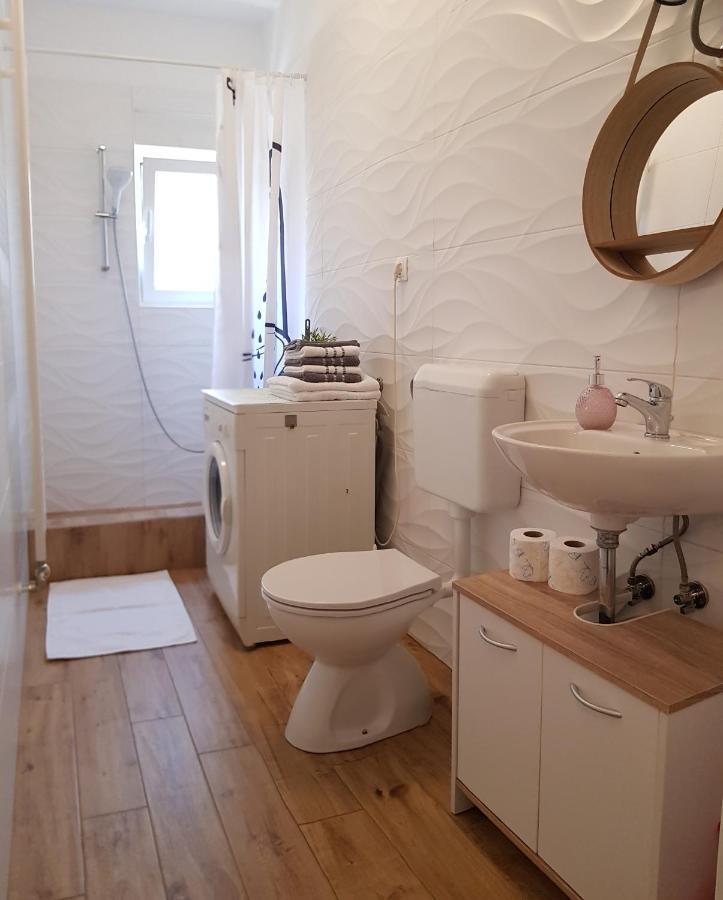 Apartman Lara Lägenhet Rijeka Exteriör bild